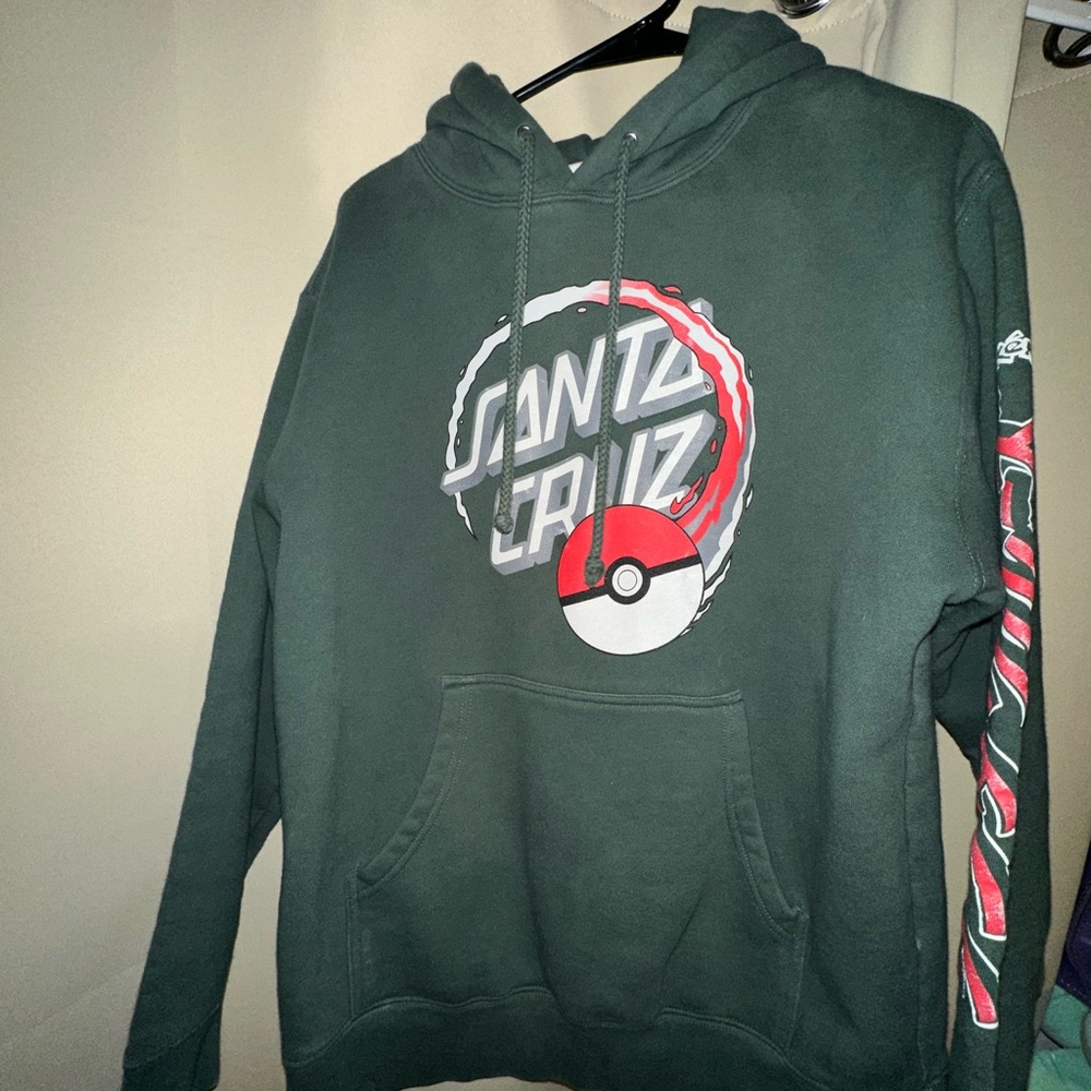 Santa Cruz x Pokémon Poké Ball Dot men's heavyweight fleece size Medium
